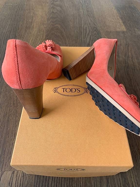 Damenschuhe: Wildlederpumps von Tod?s – Gebraucht aus Binningen von sab_8skx 1