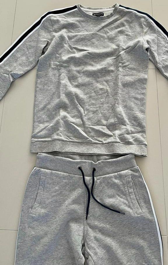 Kleiderpakete & -sets: Knabenpullover und Trainerhosen Set – Gebraucht aus Rheineck von pssesolnet 1