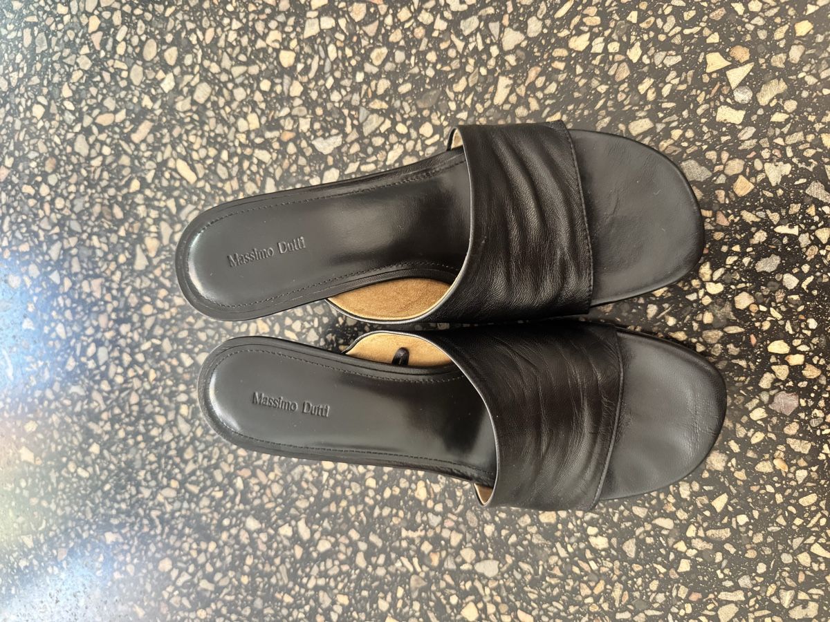 Massimo Dutti Scarpe da donna: Massimo dutti leather wedge black sandal size 37 – Usato da Zürich venduto da gva_r9gs 1