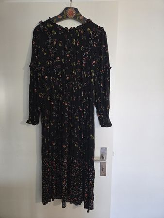 M&S Kleid, schwarz, geblümt, Grösse 44 - Herbst Chic!