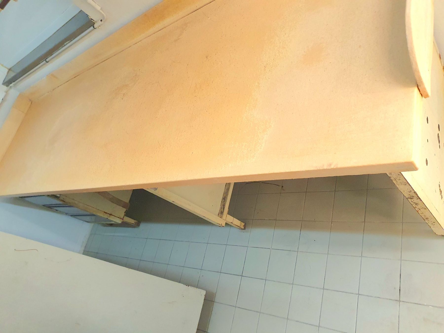 Tavoli: Bäckerei Tisch – Usato da Basel venduto da LiebeSchweiz