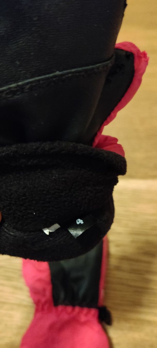 Rossignol Handschuhe & Handstulpen: Rossignol kinderskihandshuhe Gr.4 – Gebraucht aus Ostermundigen von Louhdezd 2