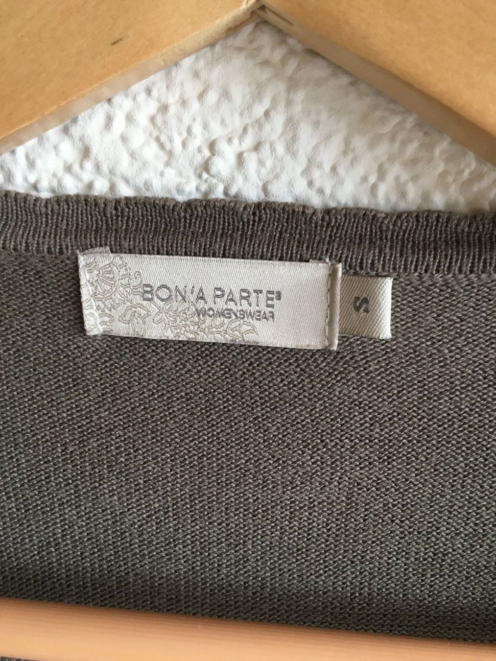 Maglioni & Felpe: BONAPART Strickjacke, Gr.S, oliv – Usato da Arni AG venduto da Mimo007 1