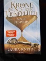 Laura Kneidl Die Krone der Dunkelheit Magieflimmern