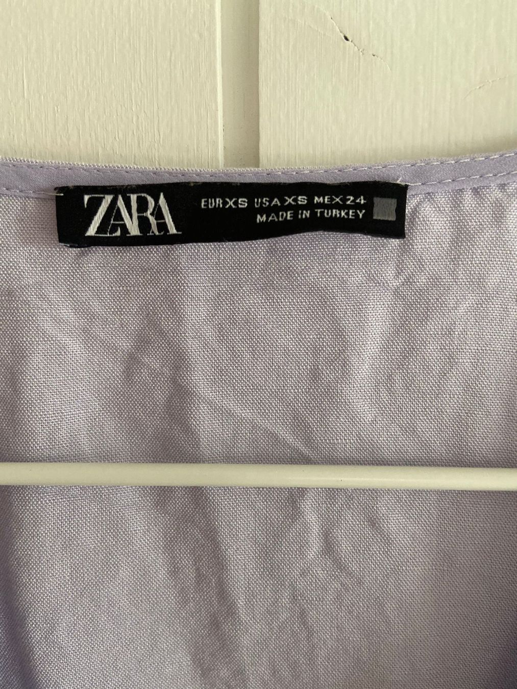 Top: Bulse / Top Zara gr.xs/s – Usato da Jonen venduto da Lux.K. 1