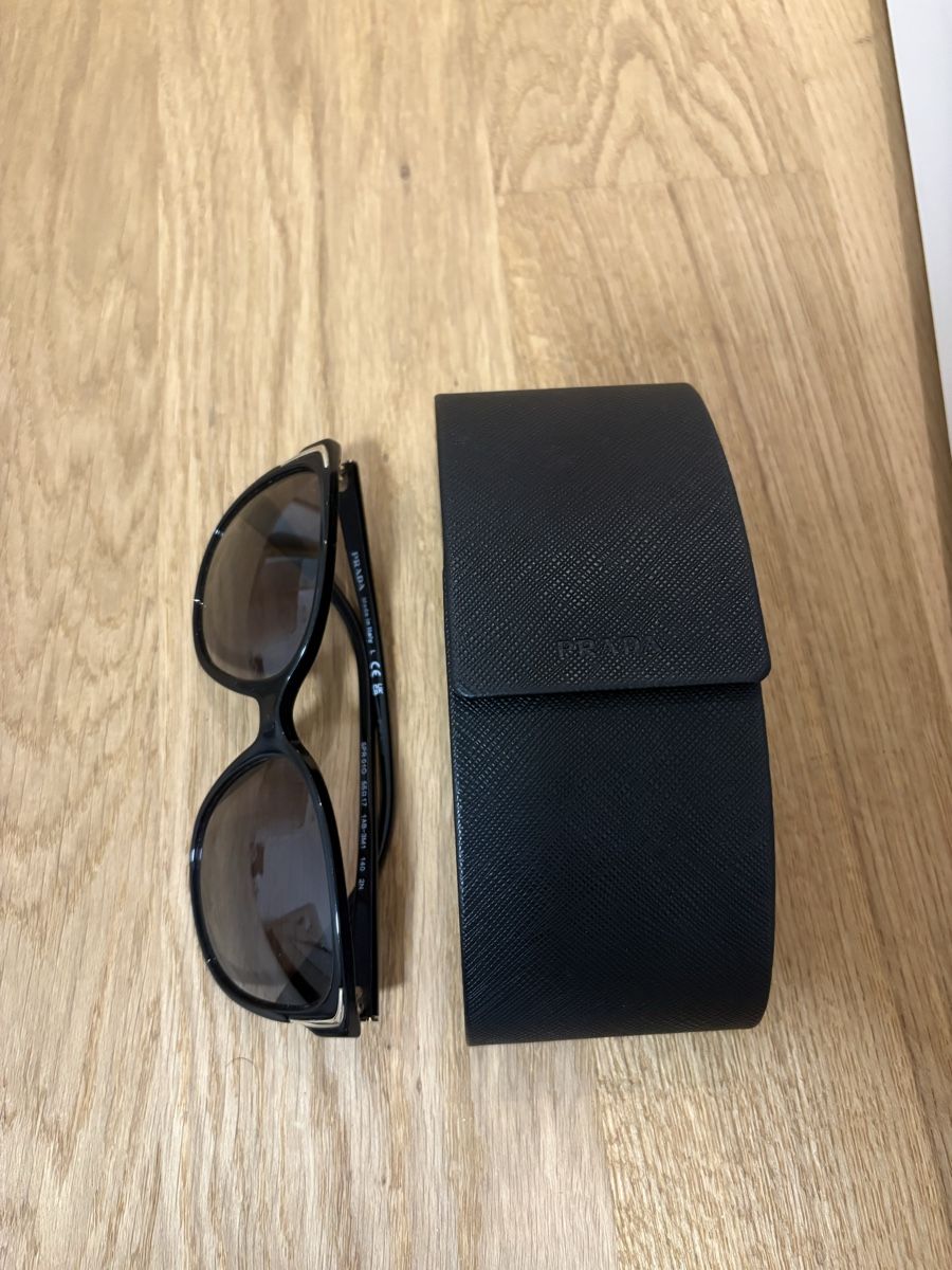 Prada Brillen & Gläser: Prada - Sonnenbrille – Gebraucht aus Gümligen von Chants7