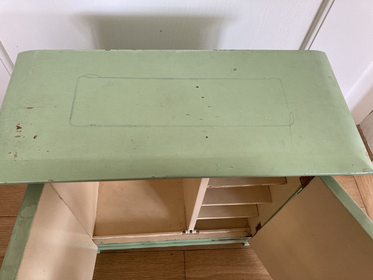 Giocattoli: Puppenschrank Apotheke Holz – Usato da Wallisellen venduto da snoway 2