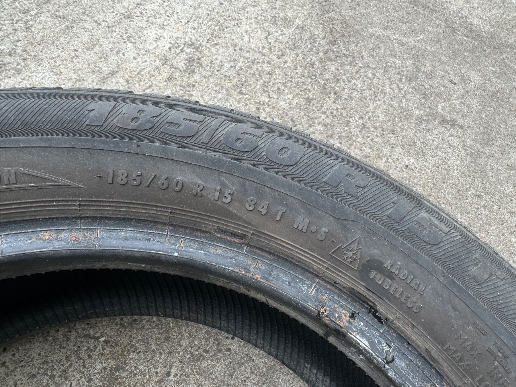 Semperit Pneus & Kompletträder: 2 Winterreifen Semperit 185/60 R15 84T – Gebraucht aus Oensingen von Mietemich24 3