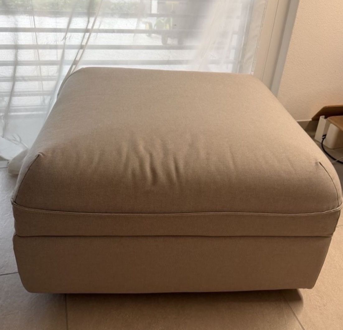 Ikea Tabourets: Polsterhocker beige/grau quadratisch – D'occasion à Siglistorf par demeyste