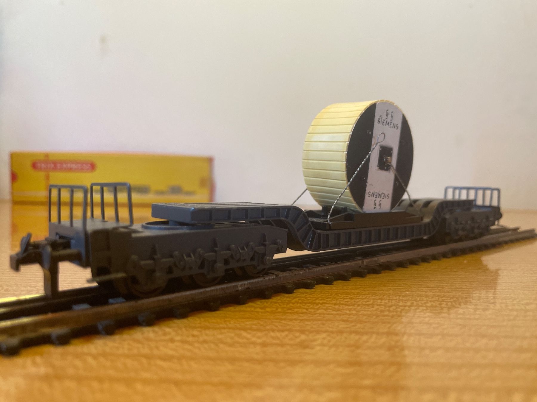 Trix Modellini di ferrovie: Trix Express H0 Schwerlastwagen mit Kabeltrommel – Usato da Suhr venduto da Daneli7