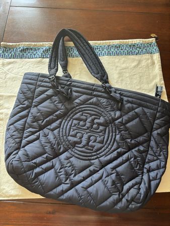 TORY BURCH DAUNENTASCHE MARINE❄️