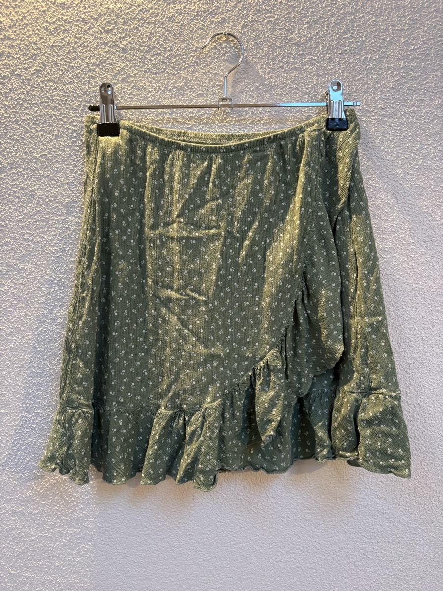 Brandy Melville Gonne: Sommer Rock grün Blumenmuster Gr. S – Usato da Gipf-Oberfrick venduto da sin_x2lt 1