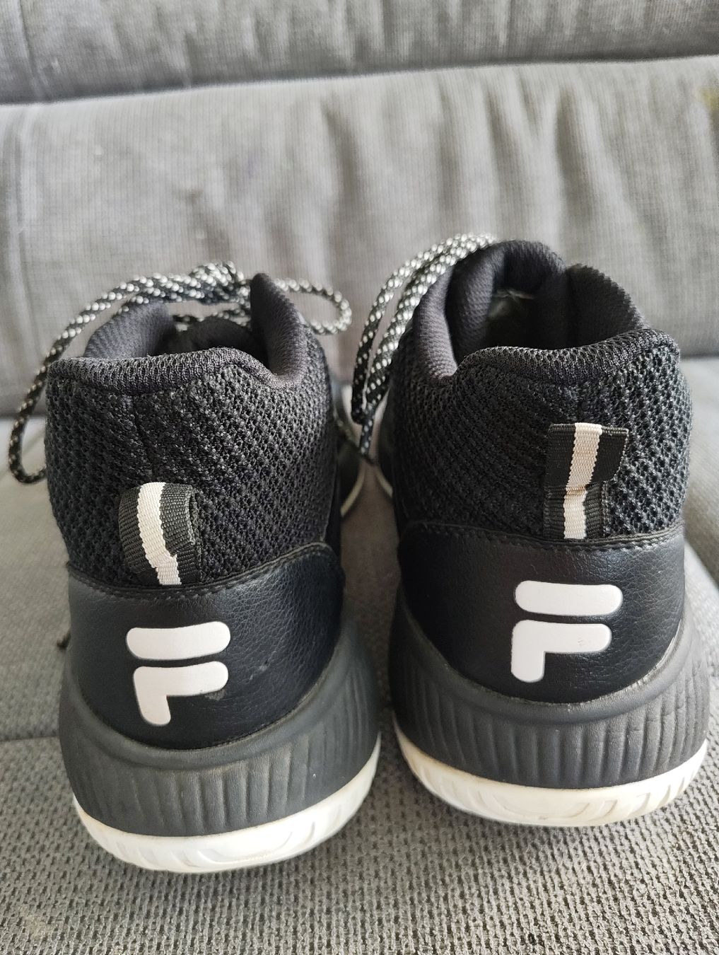 Herrenschuhe: Fila Schuhe schwarz Grösse 44 – Gebraucht aus Thierachern von _Sunshine_._ 4