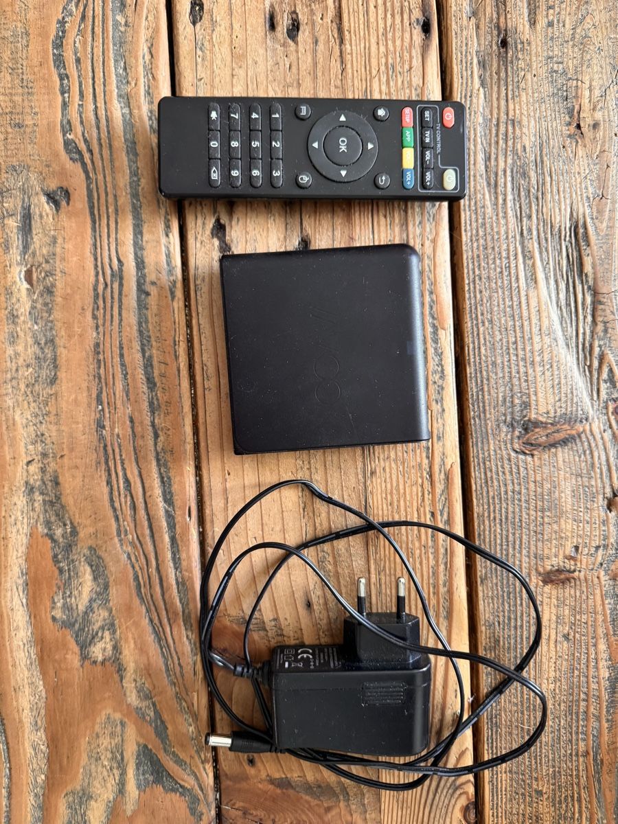 Sistemi audio & multimediali: Vavoo TV Box – Usato da Basel venduto da Larkin01 1