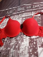Damen BH rot mit Spitze gepolstert guter Zustand Neu 90C