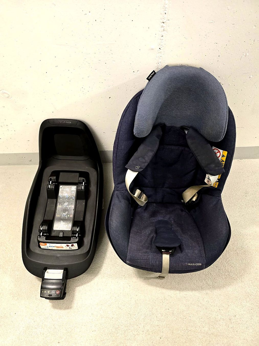 Maxi-Cosi Seggiolini per auto: Maxi-Cosi 2wayPearl Kindersitz mit 2wayFix Isofix-Basis – Usato da Tuggen venduto da Ayco 1