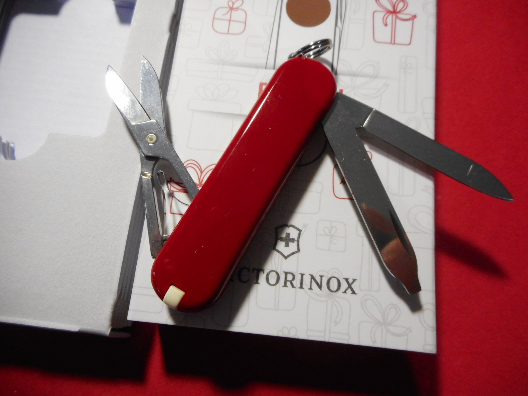 Victorinox Coltelli tascabile: Victorinox Set - Classic's in Geschenksbox – Nuovo e nell'imballaggio originale da Rotkreuz venduto da Hubbil 3