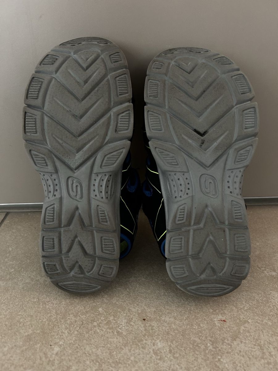 Skechers Schuhe für Jungen: Skechers Sandalen, Gr. 32 – Gebraucht aus Oberrüti von Important 2