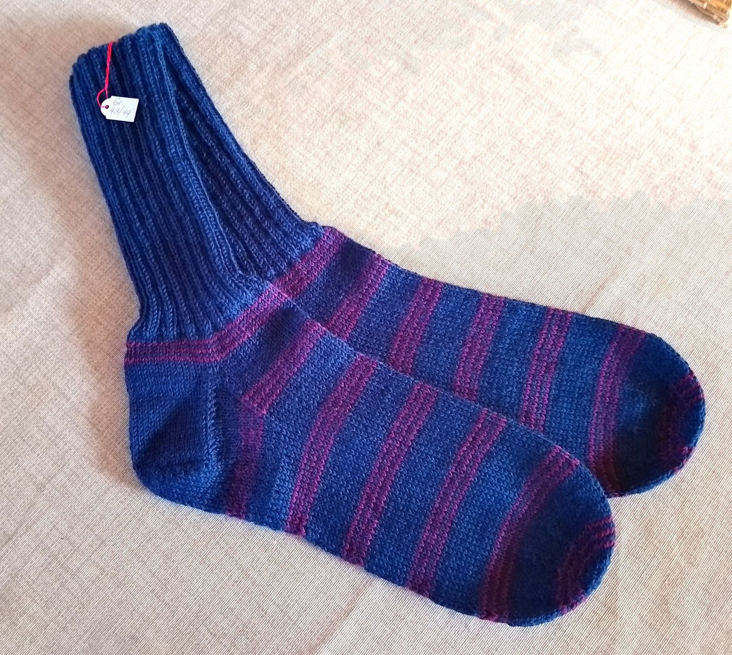 Calze: Gestrickte Socken/Wollsocken Gr. 43/44 – Nuovo e nell'imballaggio originale da Brienz BE venduto da stora