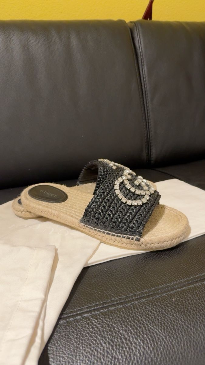 Gucci Scarpe da donna: G ucci Espadrilles mit Schmucksteinen schwarz Grösse 39 – Nuovo (secondo la descrizione) da Wilen b. Wollerau venduto da lia_9v87 1