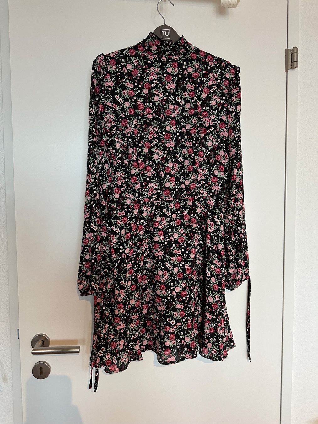 Vestiti: Damenkleid mit Blumenmuster - 38 - NEU! – Nuovo (secondo la descrizione) da Pfäffikon SZ venduto da ansyyy 3
