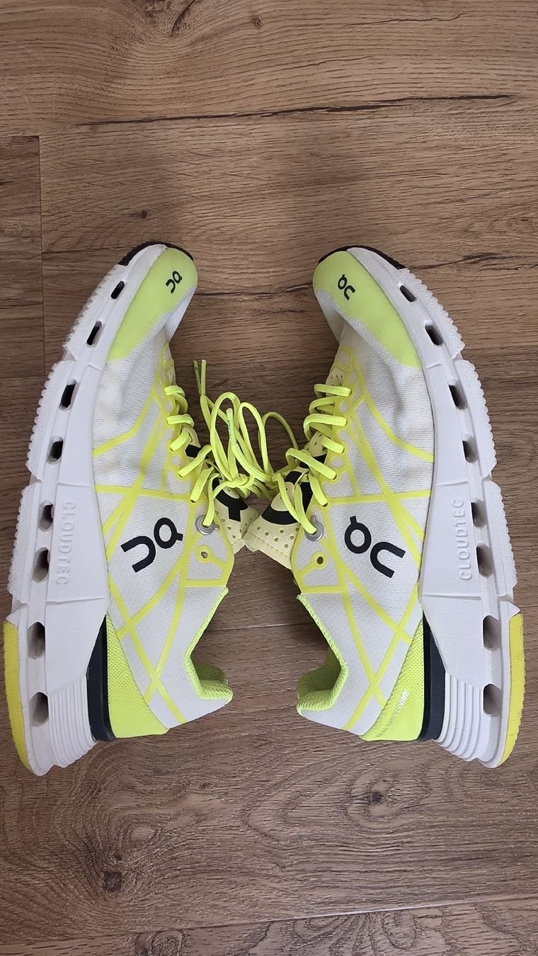 On Chaussures femmes: ON Cloudnova Z5 Neon/White  Grösse 37.5 – D'occasion à Mönchaltorf par nzhuravel 3