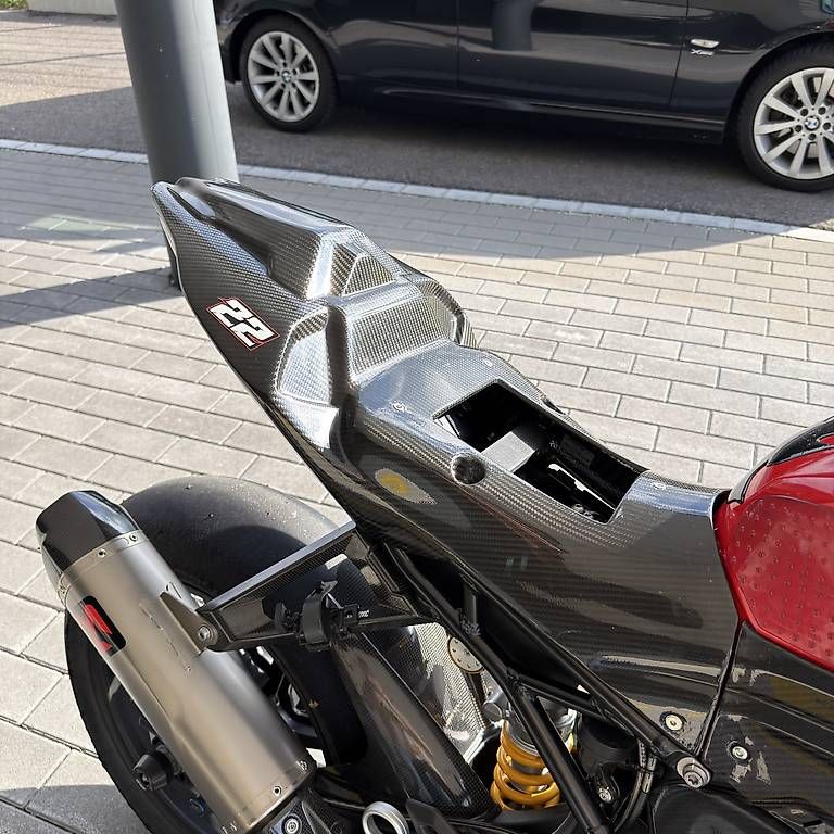 Alle Motorradersatzteile: Bmw Alpha Racing Carbon Höcker – Gebraucht aus Frasnacht von GiancarloVarano