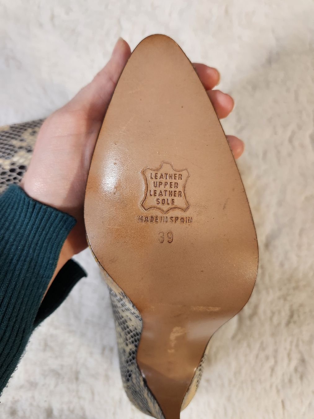 Chaussures femmes: Chaussure à talon en python – D'occasion à Donneloye par gob_nn9d 2