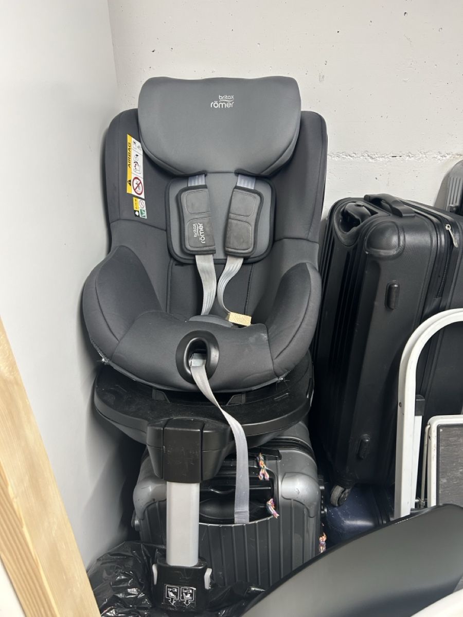 Britax Römer Seggiolini per auto: Britax Römer Autositz Dualfix i-Size – Usato da Luzern venduto da iri_5pg9