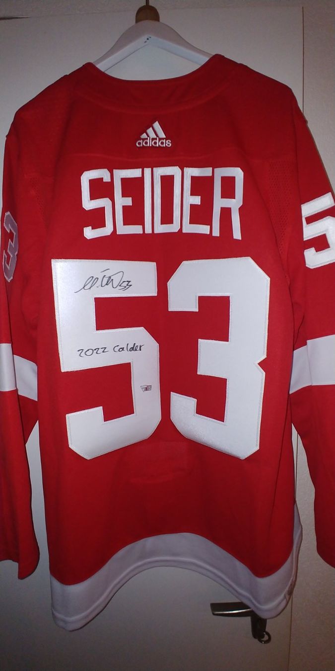 Adidas Leibchen & Hosen: Maillot de hockey signé Seider – Gebraucht aus Orvin von Bellsbass 1