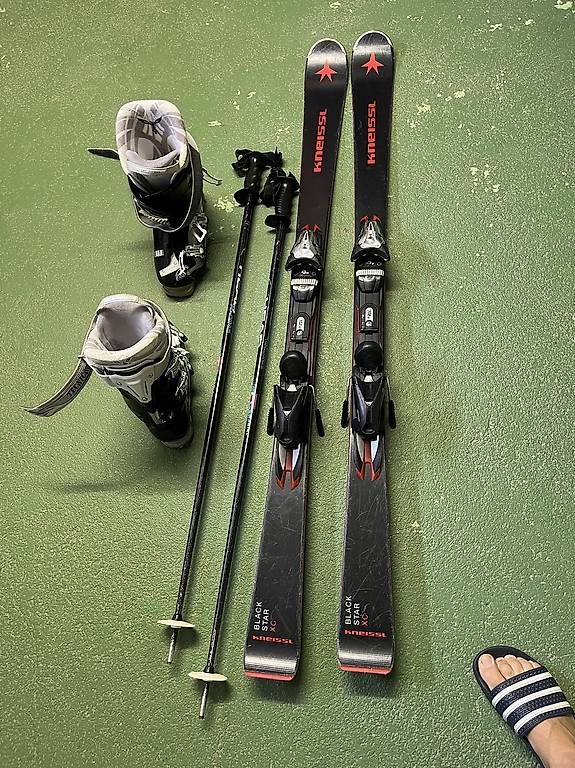 Sci: Ski, Skischuhe und Stöcke – Usato da Effretikon venduto da dauf71