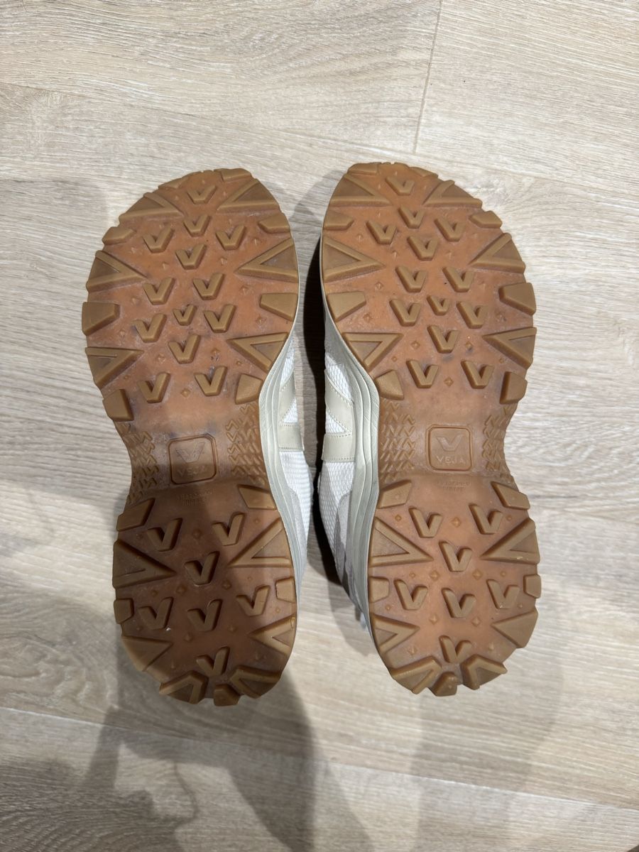 Veja Scarpe da donna: Veja Sneaker Damen, Gr. 39 weiss/beige – Usato da Altstätten SG venduto da dnys 3