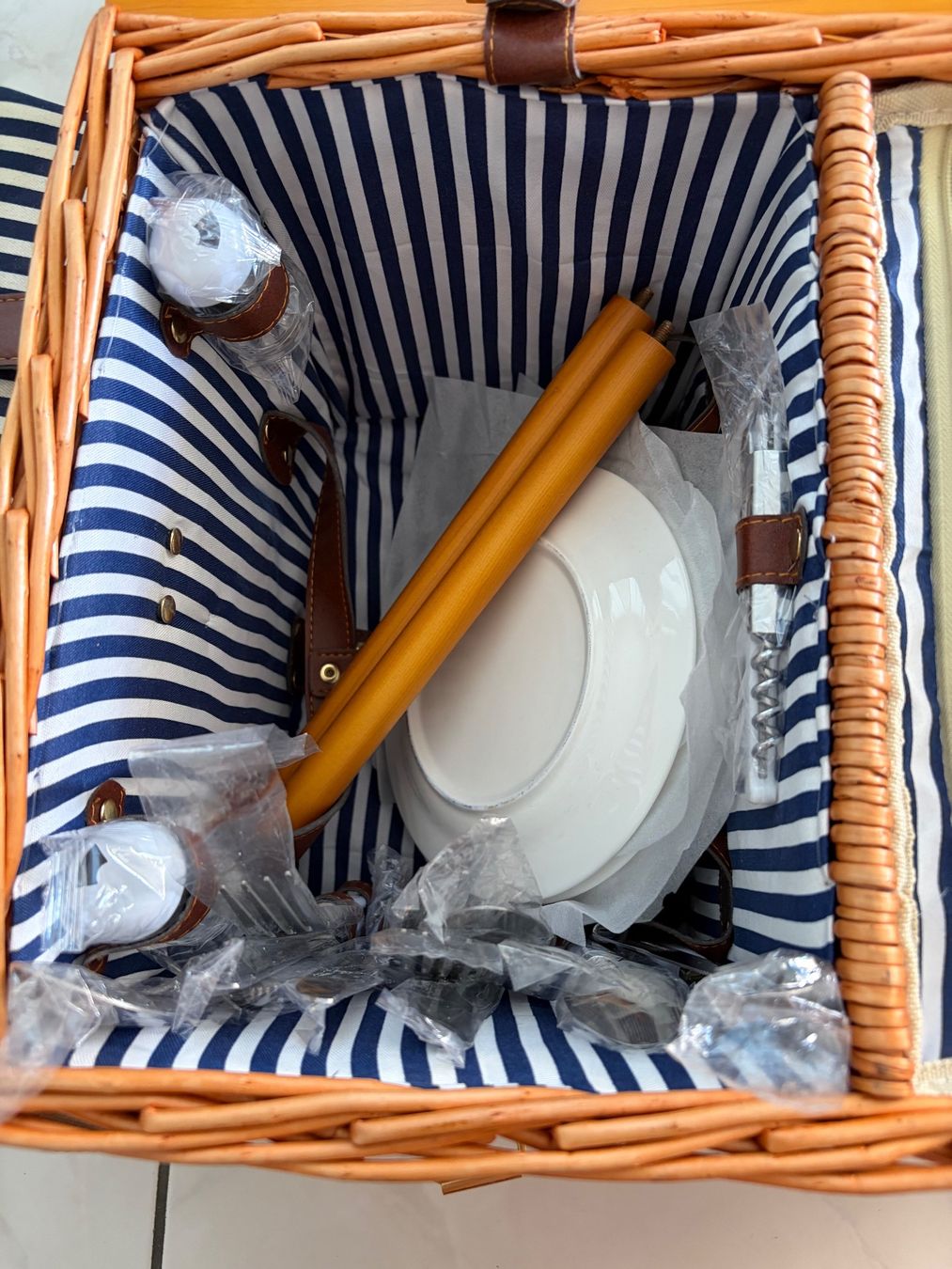 Autres articles pour la maison: Picknickkorb New – Neuf avec emballage d'origine à Hergiswil NW par irinagraf 5
