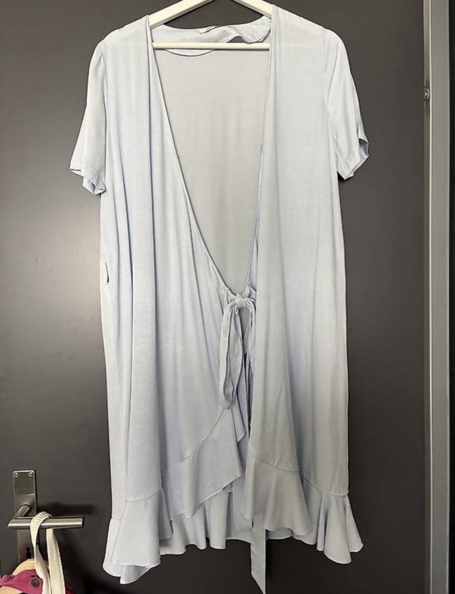 Samsøe Samsøe Kleider: Wickelkleid kurz hellblau – Neu (gemäss Beschreibung) aus Embrach von ale_v5qn 1