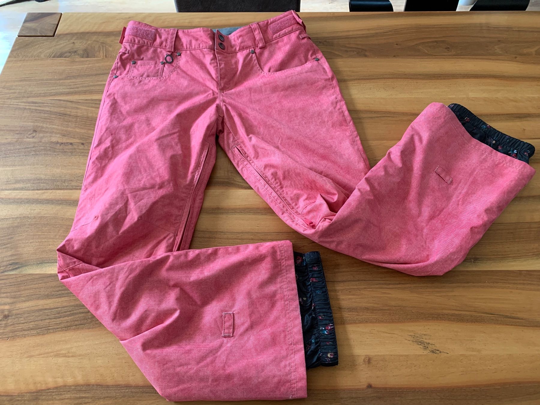 Roxy Pantaloni: Tolle Roxy Skihose Grösse XL – Nuovo (secondo la descrizione) da Meiringen venduto da tonicandgin