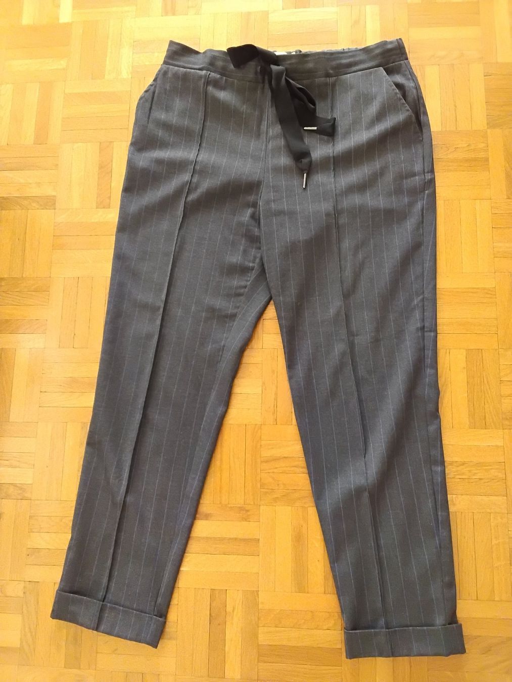 Mango Pantaloni: Pantalon gris rayé Mango - Taille L – Nuovo (secondo la descrizione) da chêne-bourg venduto da patty190