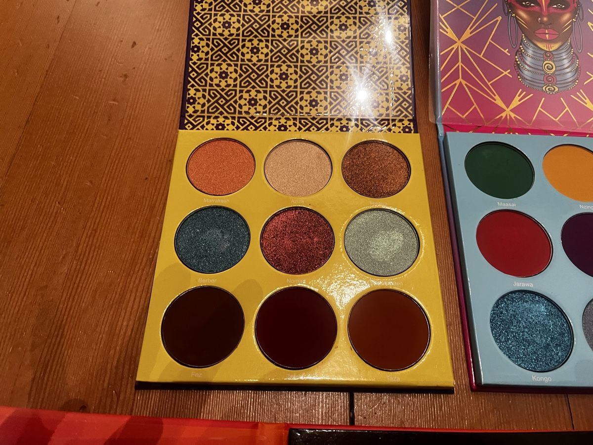Make-up: Juvia's Place eyeshadow palettes 4 in a bundle – Usato da Aarau venduto da kailing12 1