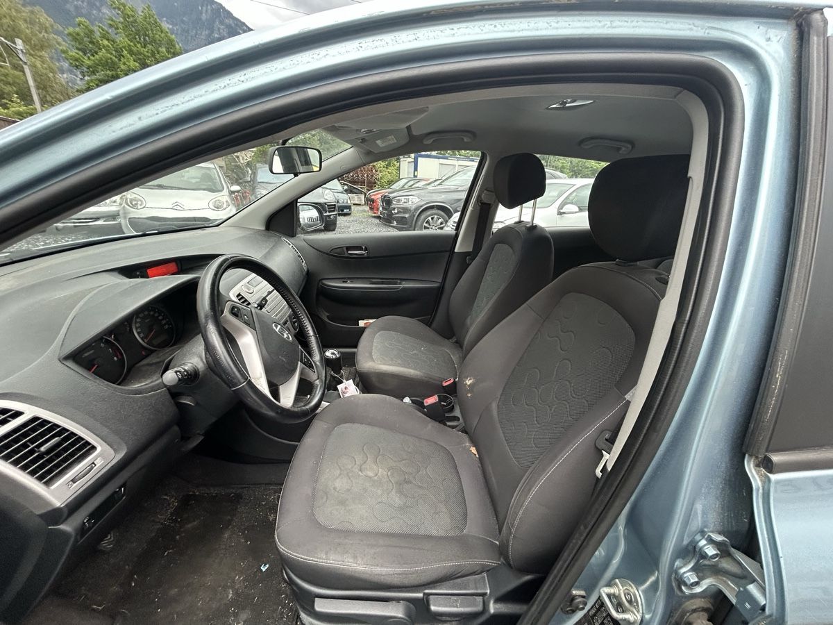 Hyundai Autos: Hyundai i20 1.4 – D'occasion à Sargans par automobilen 7