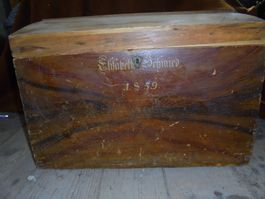 alte kleine Holztruhe 1859
