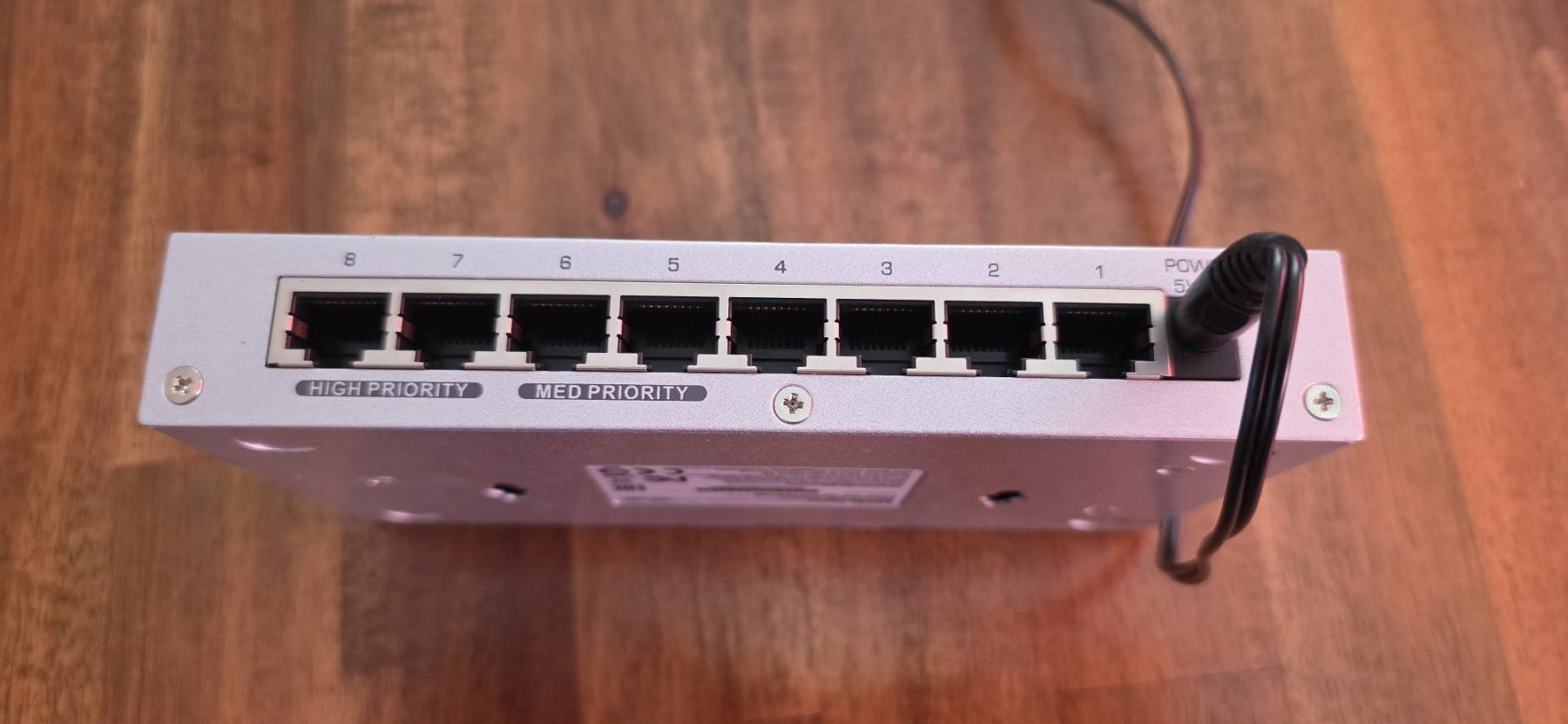 Zyxel Hub & Switch: Zyxel GS-108B v3 | 8-Port Gigabit Ethernet Switch – Usato da Biel/Bienne venduto da Popoff1