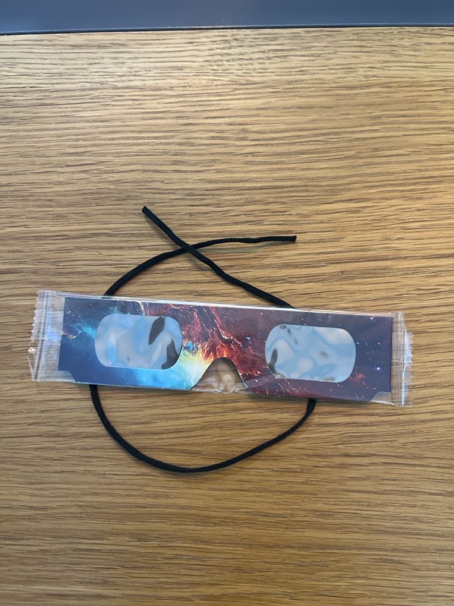 Lunettes & Verres: Lunette éclipse solaire – Neuf avec emballage d'origine à Lausanne par bla_7z2z 1