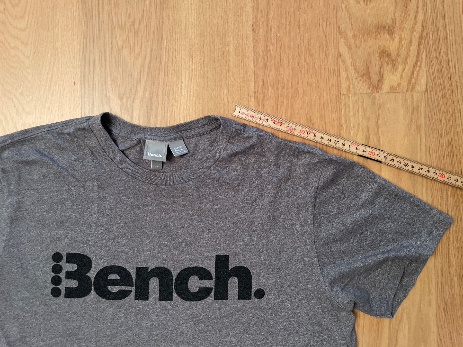 Bench T-Shirts: Tshirt Bench L – Gebraucht aus Basel von pilzliii 2