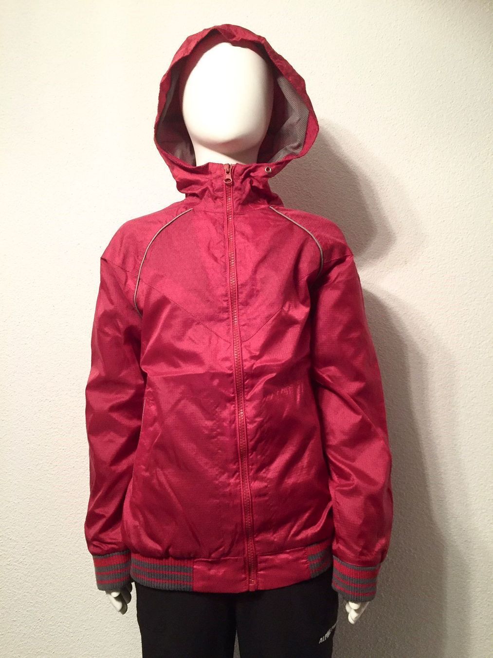 Jacken & Mäntel: Bordeaux Jacke weinrot Gr. 140 – Gebraucht aus Emmenbrücke von little.treasures 1