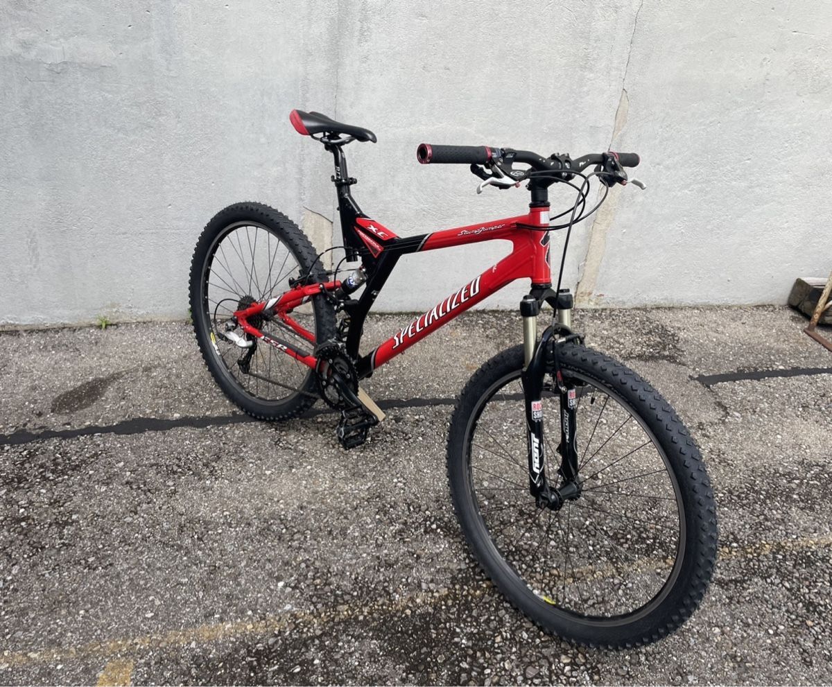 Specialized Velos: Specialized Stumpjumper XC, Enduro Mountainbike, Fully MTB – Gebraucht aus Bern von  9