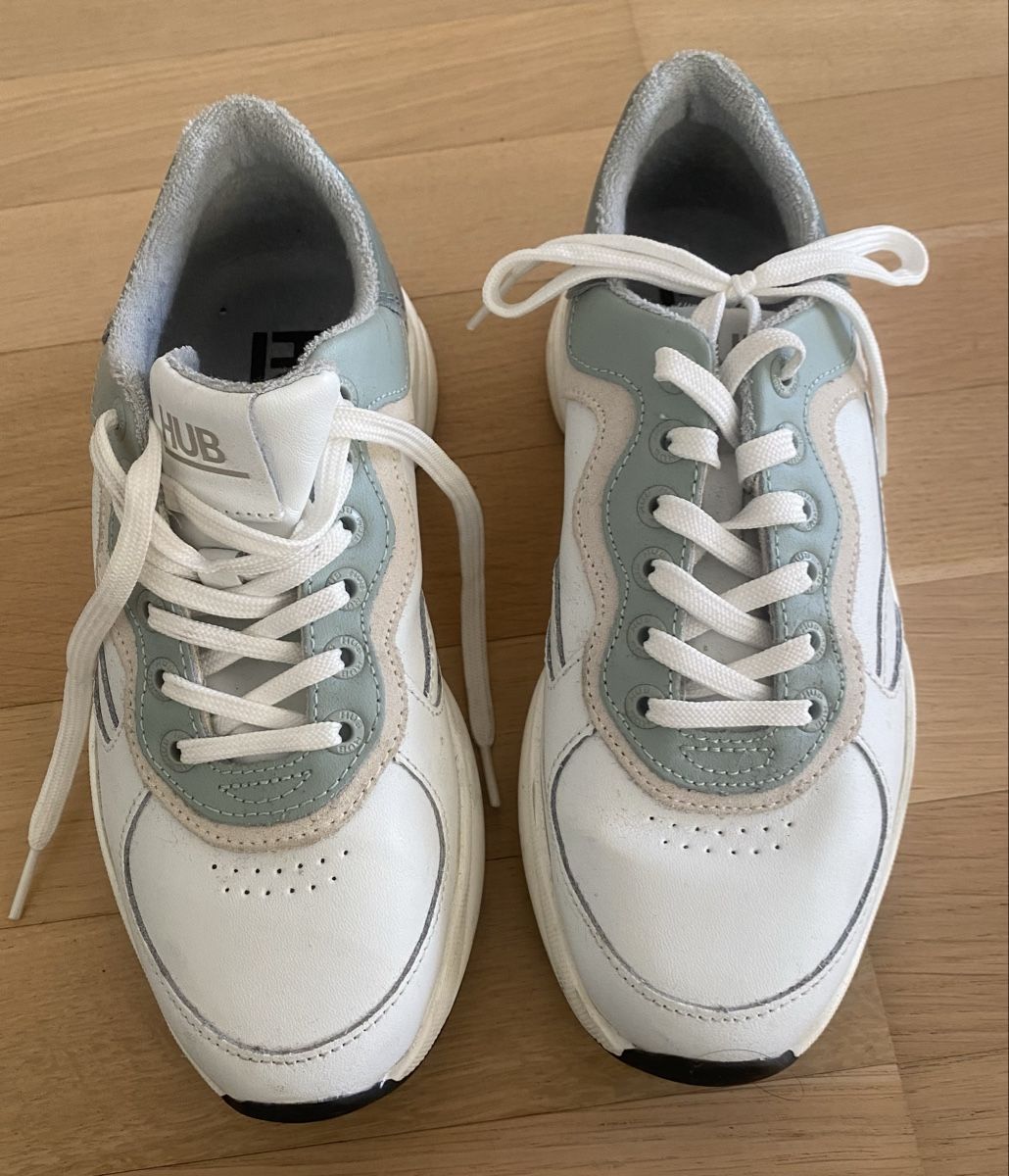 Scarpe da donna: Sneaker, Grösse 38 – Nuovo (secondo la descrizione) da Zuchwil venduto da patriziatr