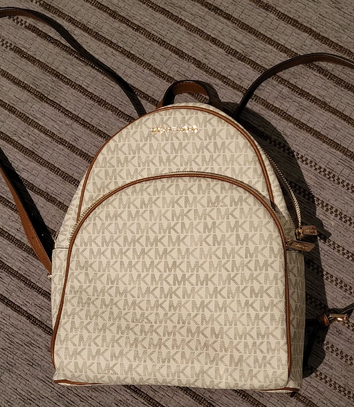 Michael Kors Rucksäcke: Michael Kors Back Pack – Neu (gemäss Beschreibung) aus Wangen SZ von daslohntsich 1