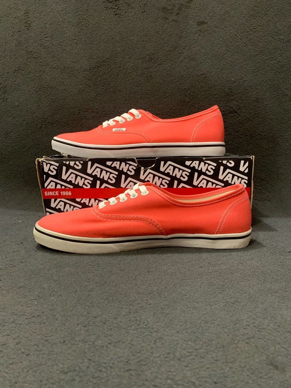 Vans Scarpe da uomo: Vans Authentic , Grösse EU 41 – Nuovo e nell'imballaggio originale da Zürich venduto da LIQUIDATOR.CP