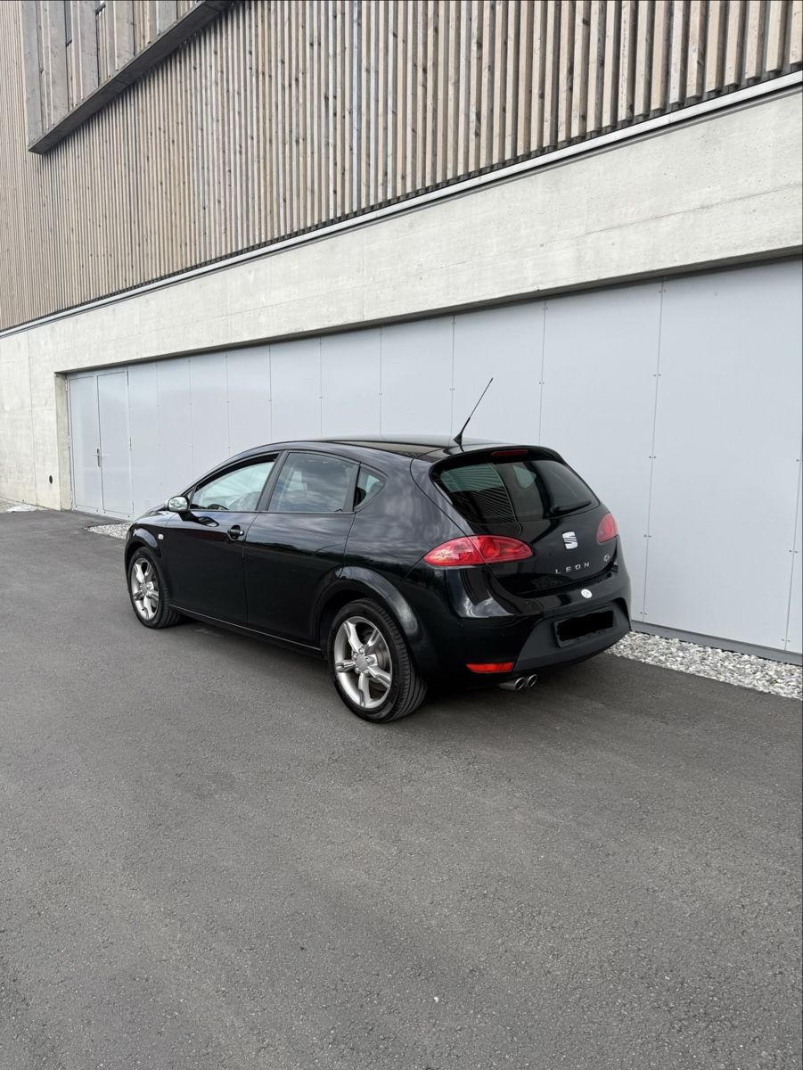 Seat Automobili: Seat Leon 2.0TDI FR – Usato da Ruggell venduto da Dadasli25 2