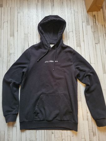 Pull à capuche noir avec motif carpe koi