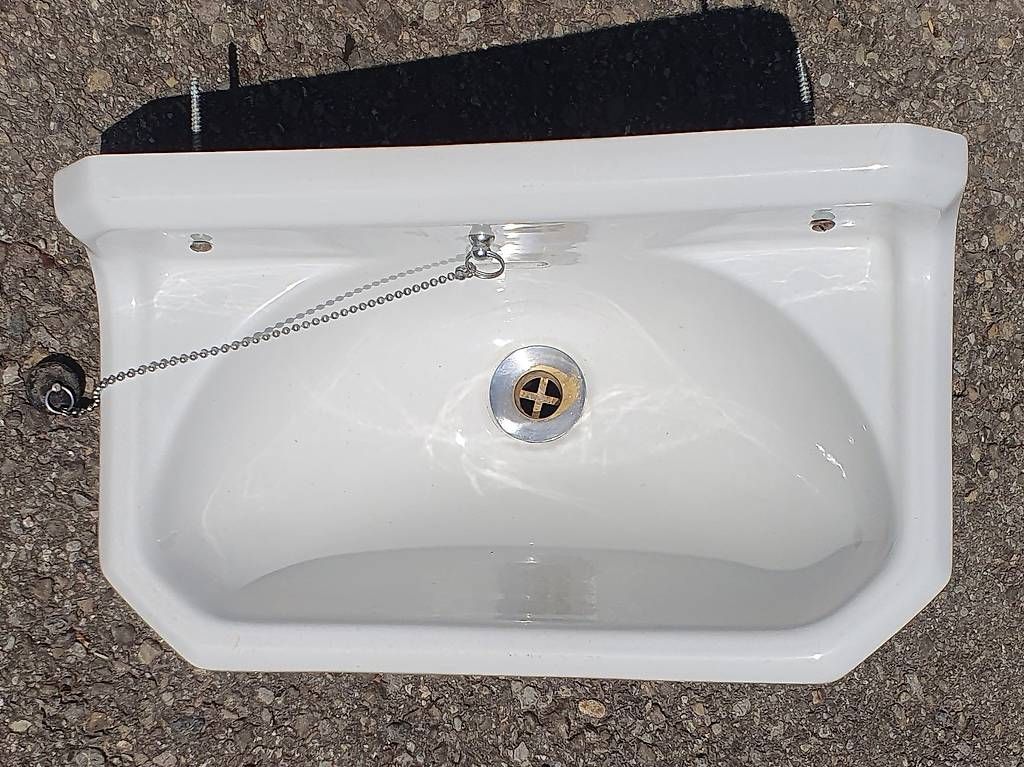 Lavabi & lavandini: Lavabo- antikes Handwaschbecken, weiss – Usato da Winterthur venduto da BauTeilLaden2000